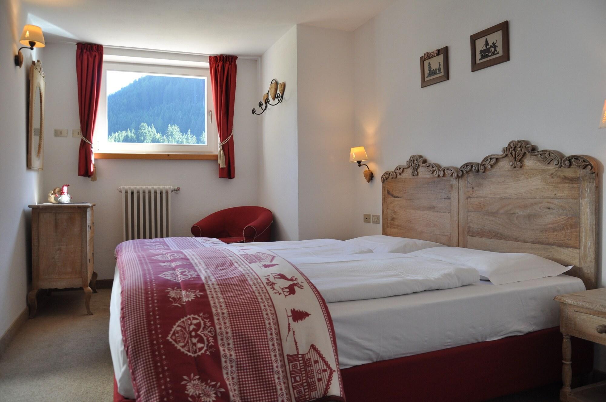 Alpenlife Hotel Someda Moena Exteriör bild